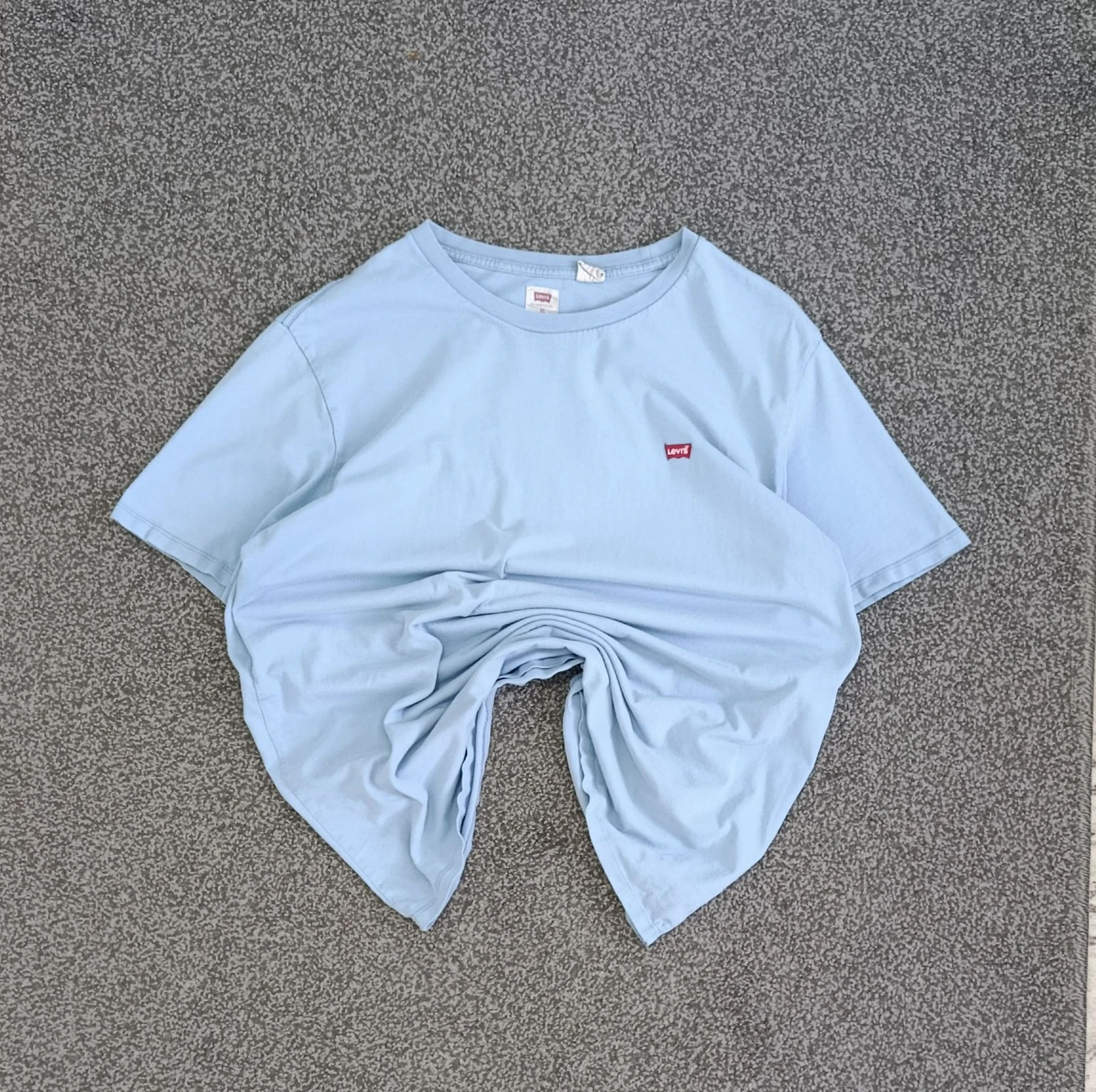Camiseta Levis Oversize vinagre talla XL azul claro